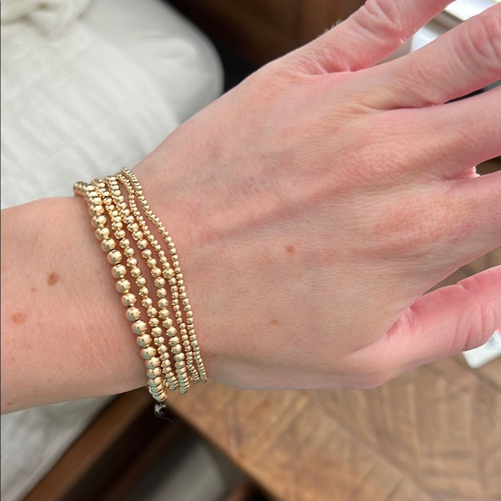 gold bracelets - Picture 2 of 3